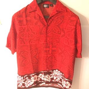 moon Hawaiian red button down medium shirt